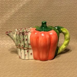 Colorful Veggies Design Teapot